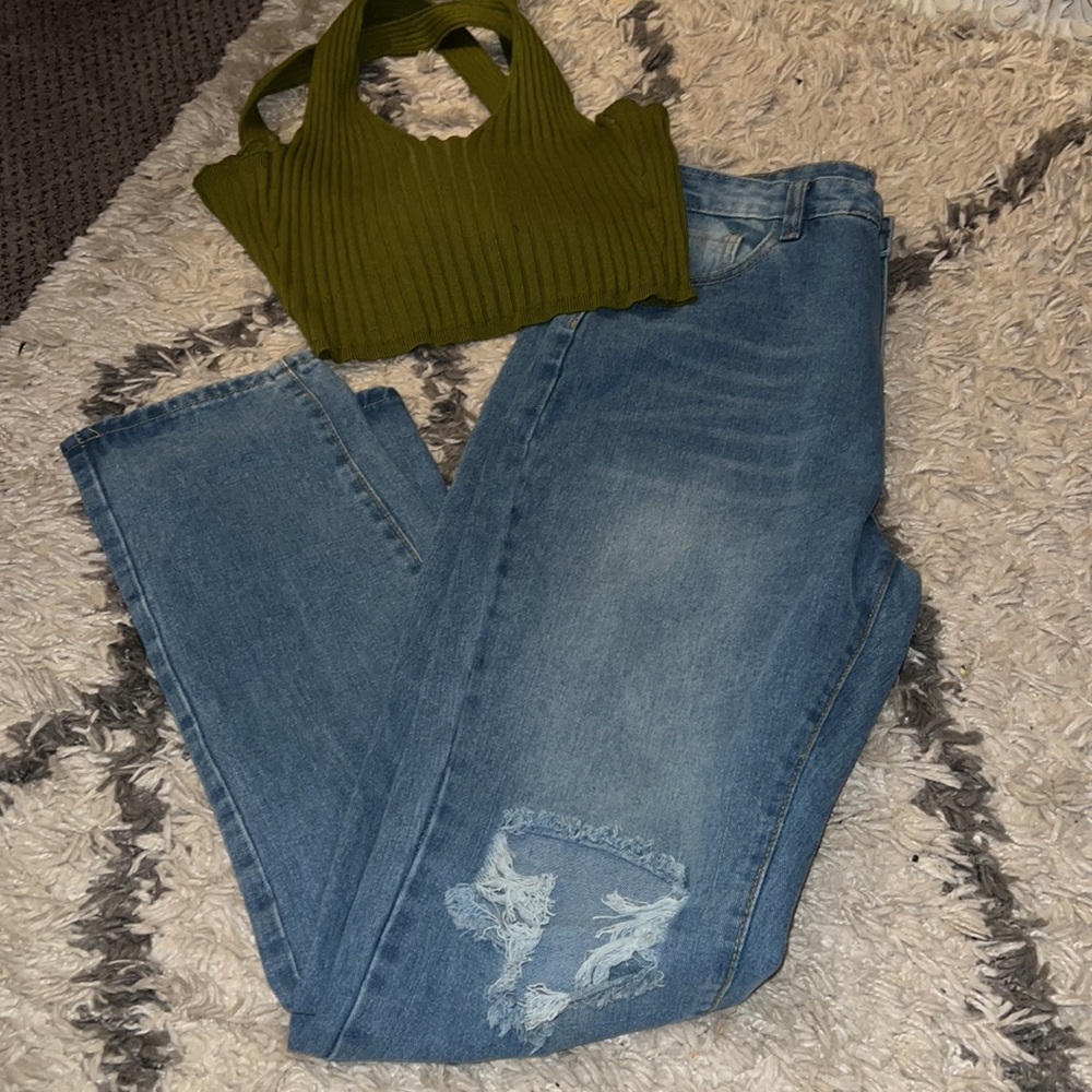 BNWOT High rise boot cut distressed jeans